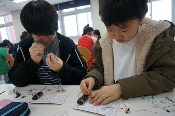 아산용연초등학교 이미지