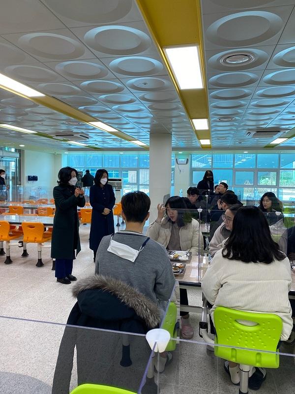 CTN - 확실하고 진실된 뉴스!-문추인 교육장, 신설학교 급식 준비상황 현장 점검 문추인 교육장, 신설학교 급식 준비상황 현장 점검