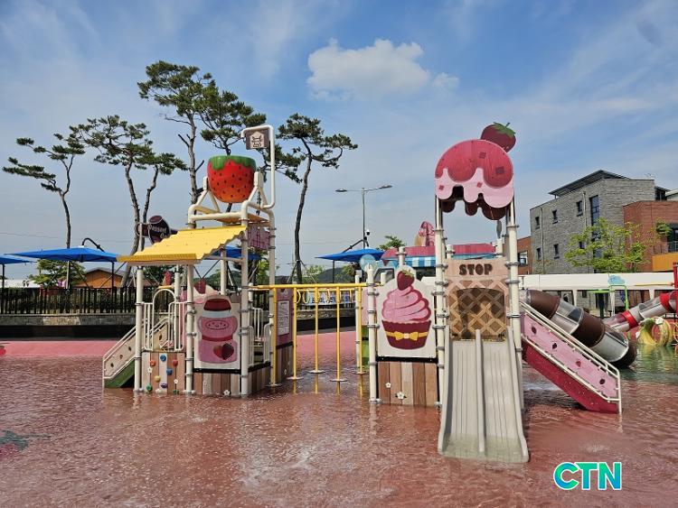 CTN - 확실하고 진실된 뉴스!-논산딸기향 농촌테마공원 물놀이장 운영 논산딸기향 농촌테마공원 물놀이장 운영